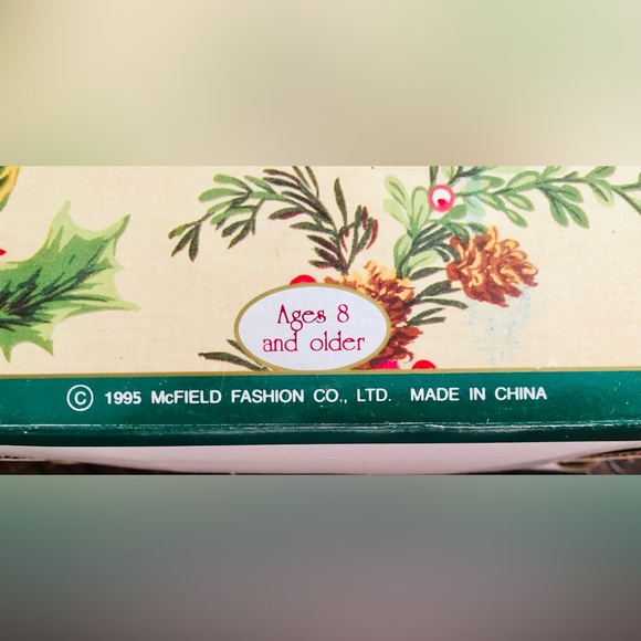 Christmas Treasures Collection Santa Bear - Picture 6 of 6